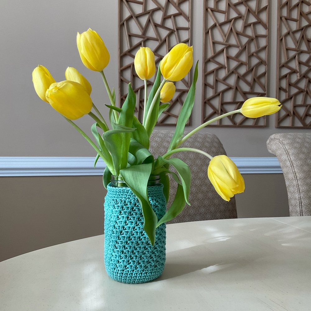 Hand Crocheted 32 Oz. Mason Jar Vase - Gift Idea 💐
